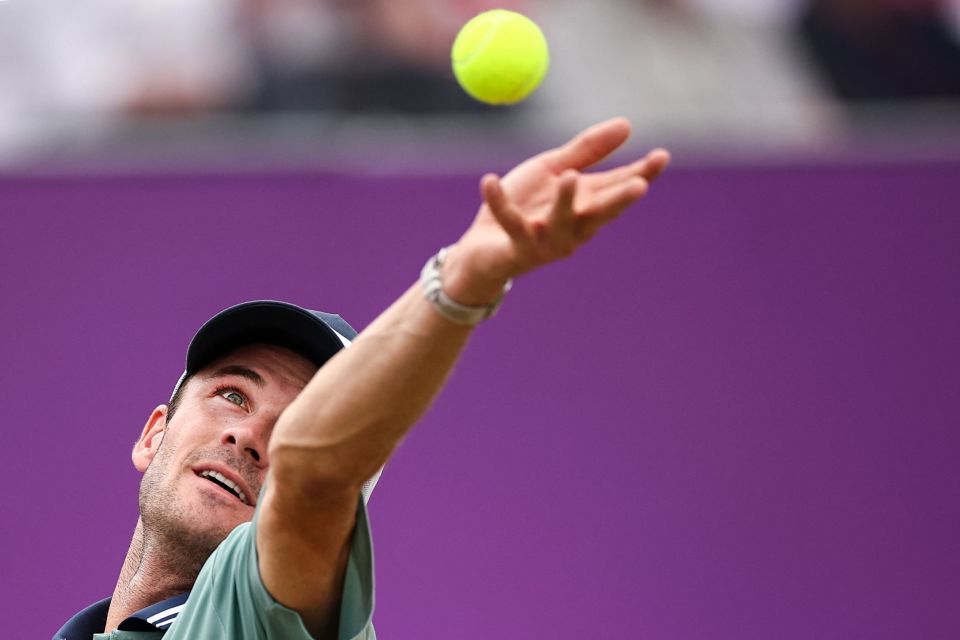 迫使湖人出 迫使湖人出